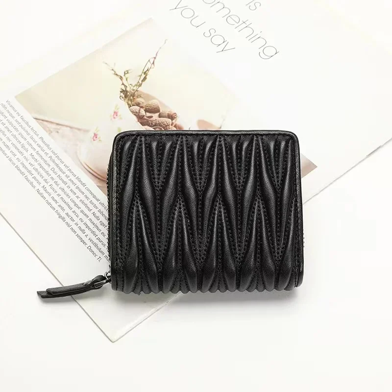 Genuine Lambskin Fold Design L - огляд і ціна Interior Design Photo