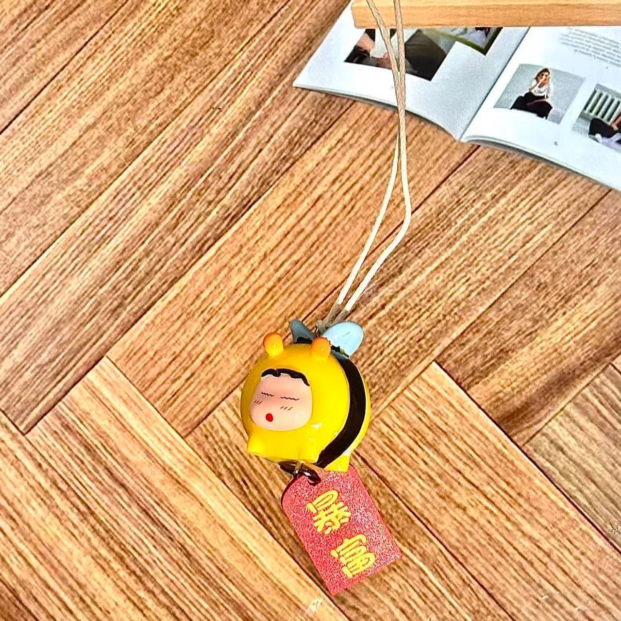 Crayon Shin-chan Bee Cosplay F - огляд і ціна Interior Design Styles